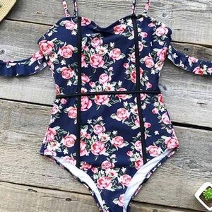 Cupshe one-piece, new with tags